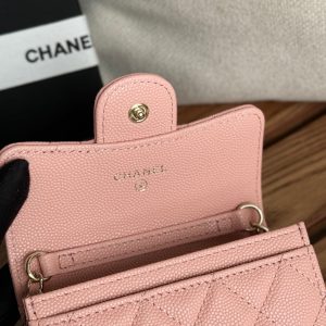 CC 24 Classic Wallet On Chain 11cm Pink Caviar Leather 240678