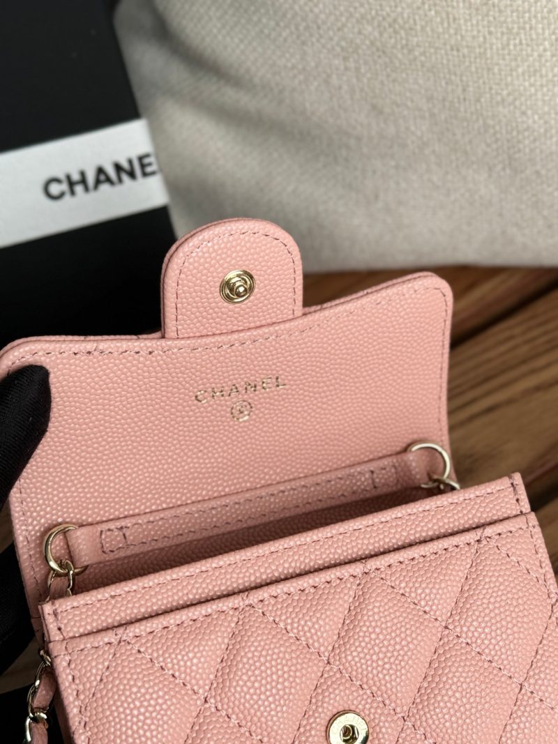 CC 24 Classic Wallet On Chain 11cm Pink Caviar Leather 240678
