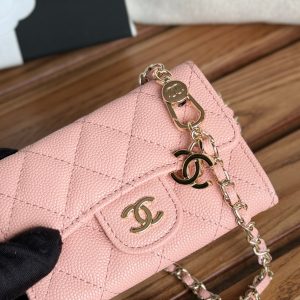 CC 24 Classic Wallet On Chain 11cm Pink Caviar Leather 240678