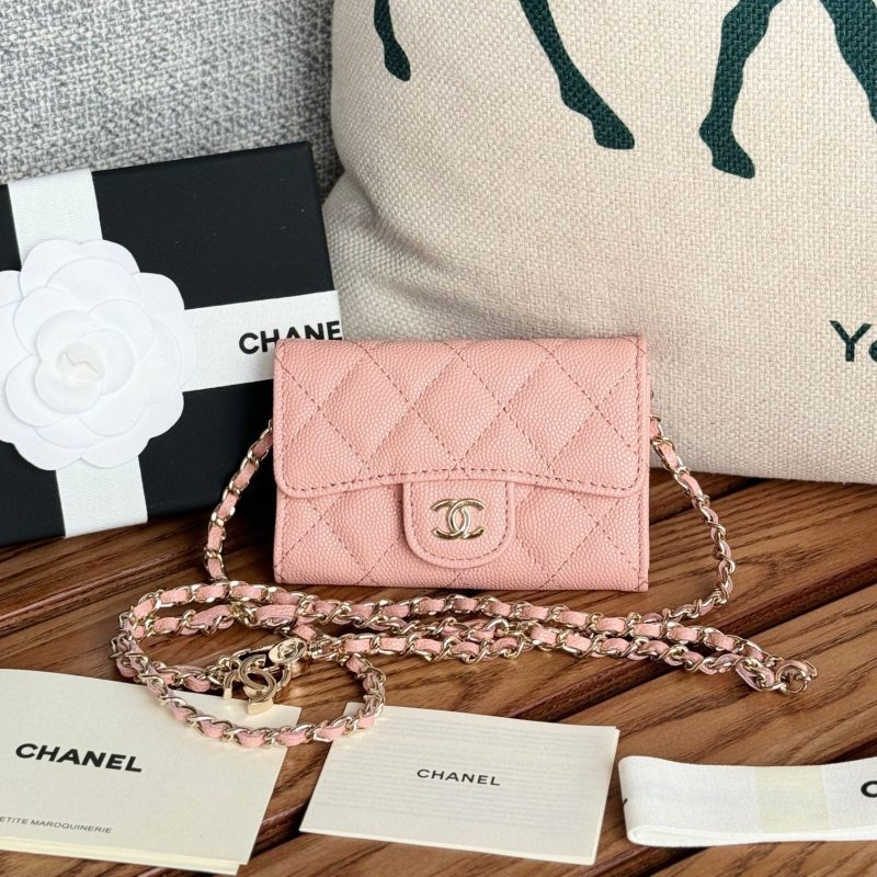 CC 24 Classic Wallet On Chain 11cm Pink Caviar Leather 240678