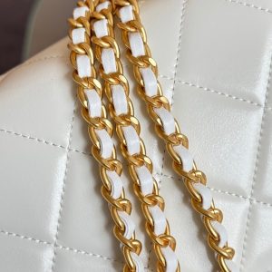 Mini Flap 19cm White Lambskin Gold Hardware