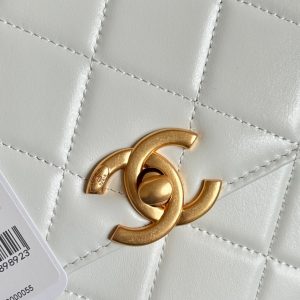 Mini Flap 19cm White Lambskin Gold Hardware