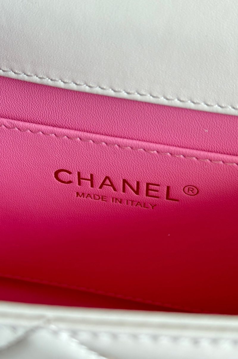 Mini Flap 19cm White Lambskin Gold Hardware