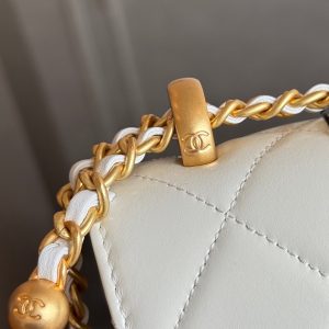 Mini Flap 19cm White Lambskin Gold Hardware