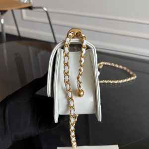 Mini Flap 19cm White Lambskin Gold Hardware