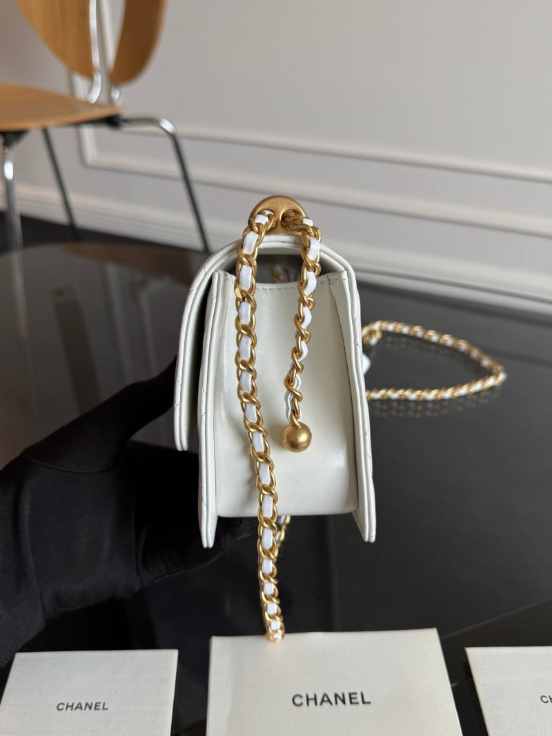 Mini Flap 19cm White Lambskin Gold Hardware