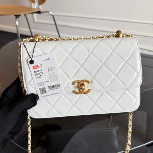 Mini Flap 22cm White Lambskin Gold Hardware