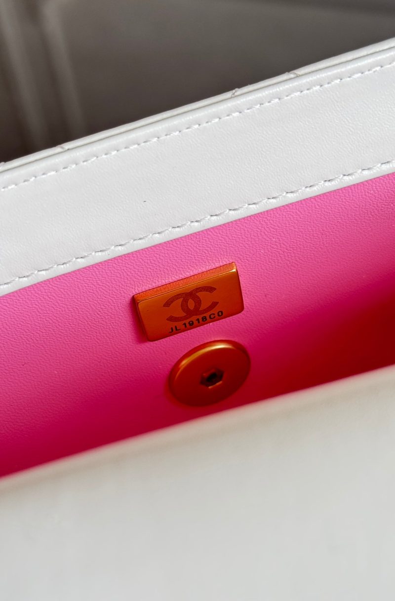 Mini Flap 22cm White Lambskin Gold Hardware