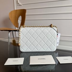 Mini Flap 22cm White Lambskin Gold Hardware