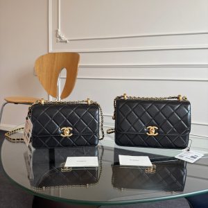 Mini Flap 19cm Black Lambskin Gold Hardware
