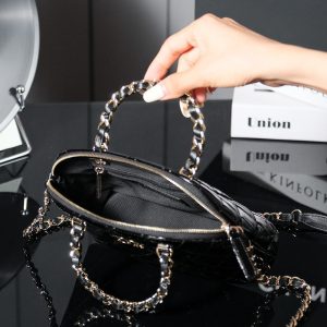 SMALL SHOPPING BAG 20 IN BLACK GLOSSY CALFSKIN GOLD HARDWARE