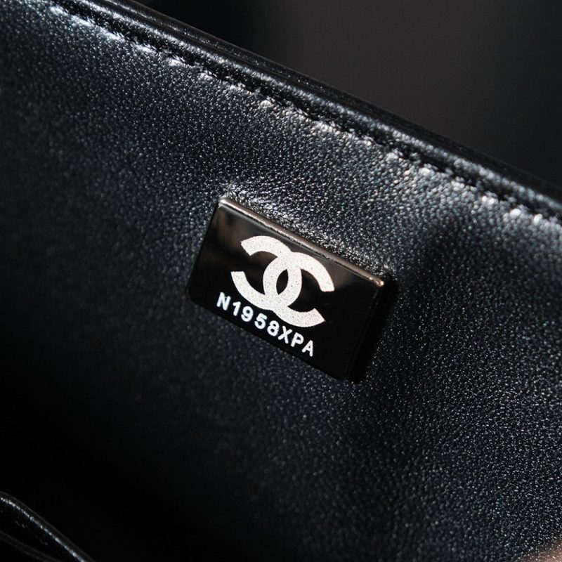 img_8e603200_20241029_i1730208923_5690_8_jpg 24K Flap Bag 25.5cm Blue Black Stripe Tweed