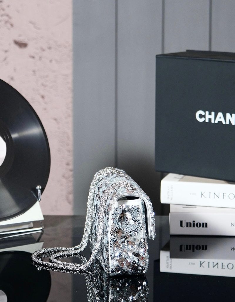 img_8e603200_20241124_i1732454999_402_2_jpg 25C Flap Bag 21cm Dense Silver Sequin White Calfskin