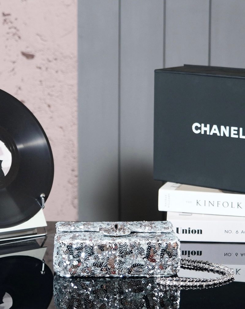 img_8e603200_20241124_i1732454999_6953_7_jpg 25C Flap Bag 21cm Dense Silver Sequin White Calfskin