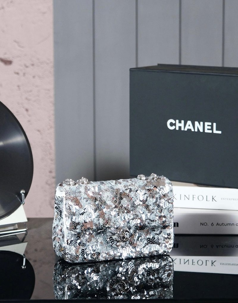 img_8e603200_20241124_i1732454999_8364_4_jpg 25C Flap Bag 21cm Dense Silver Sequin White Calfskin