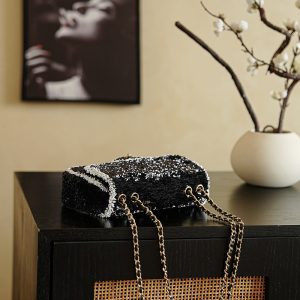 img_8e603200_20251107_i1762507200988_6797_0_6.jpg_1 CC 2025 Flap Bag Black White Sequin 308600
