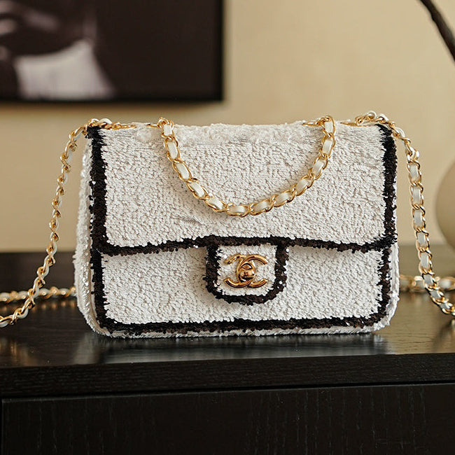 img_8e603200_20251107_i1762507241835_5525_0_0_jpg CC 2025 Flap Bag White Black Sequin 308601