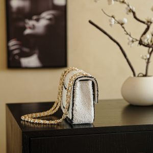 img_8e603200_20251107_i1762507241879_1854_0_2_jpg CC 2025 Flap Bag White Black Sequin 308601