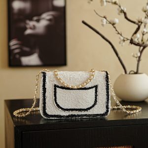 img_8e603200_20251107_i1762507245693_8094_0_3_jpg CC 2025 Flap Bag White Black Sequin 308601