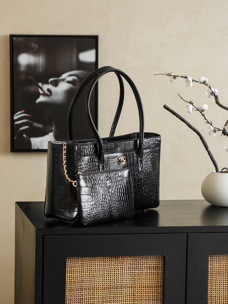 Chanel 25 Crocodile-embossed 40cm Bag Black Cowhide 322959