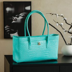 Chanel 25 Crocodile-embossed 40cm Bag Turquoise Cowhide 322961