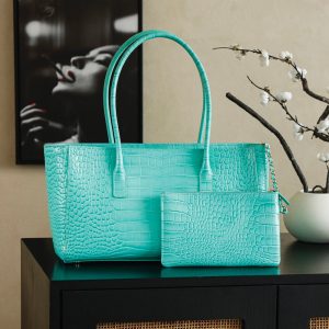 Chanel 25 Crocodile-embossed 40cm Bag Turquoise Cowhide 322961