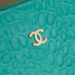 Chanel 25 Crocodile-embossed 40cm Bag Turquoise Cowhide 322961