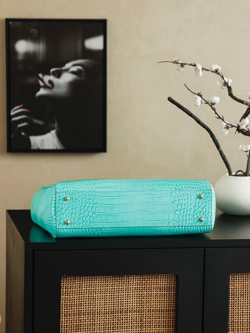 Chanel 25 Crocodile-embossed 40cm Bag Turquoise Cowhide 322961