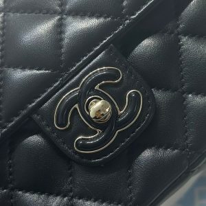 img_9610f411_20231211_i1702286249_1108_9_jpg 23P Flap Bag 16cm Black Calfskin Siver Hardware