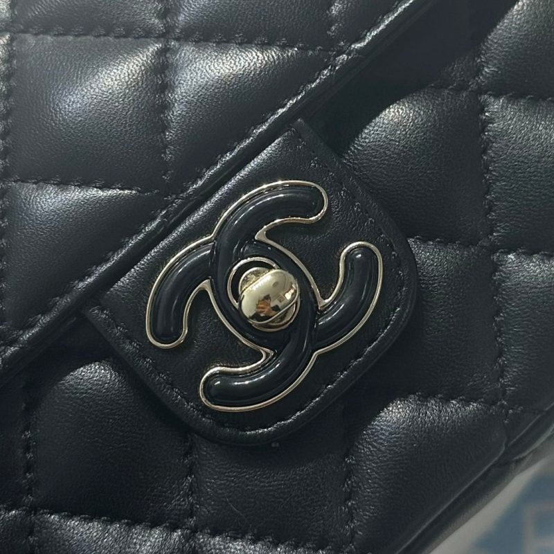 img_9610f411_20231211_i1702286249_1108_9_jpg 23P Flap Bag 16cm Black Calfskin Siver Hardware