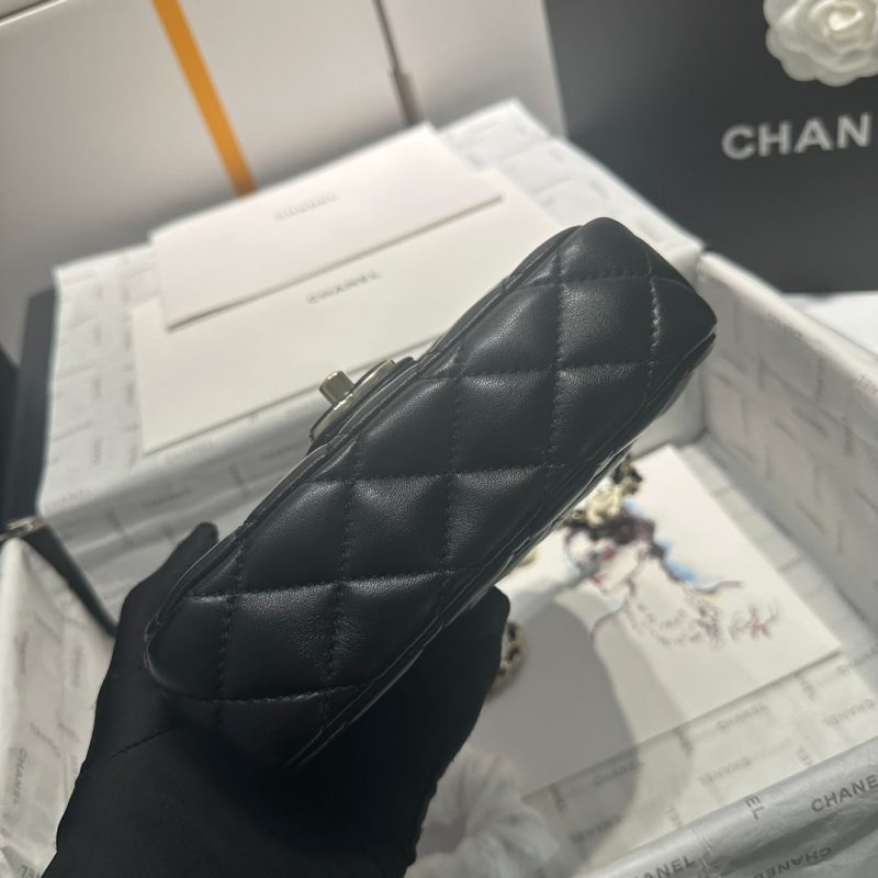 img_9610f411_20231211_i1702286249_6306_5_jpg 23P Flap Bag 16cm Black Calfskin Siver Hardware