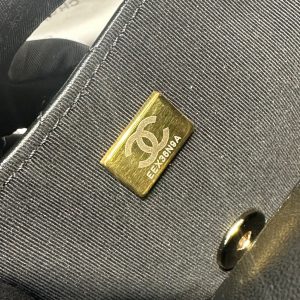 img_9610f411_20231211_i1702286249_9385_0_jpg 23P Flap Bag 16cm Black Calfskin Siver Hardware