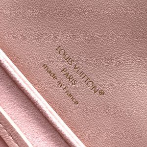 img_a3cc9079_20250408_i1744109699_2037_1_jpg LV Coussin 20cm Backpack Pink Gold Leather 252653