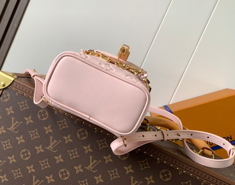 img_a3cc9079_20250408_i1744109699_4112_7_jpg LV Coussin 20cm Backpack Pink Gold Leather 252653