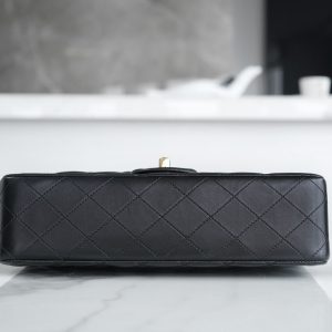 CLASSIC FLAP 25 BLACK LAMBSKIN LIGHT GOLD HARDWARE