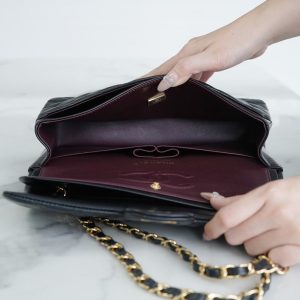 CLASSIC FLAP 25 BLACK LAMBSKIN LIGHT GOLD HARDWARE