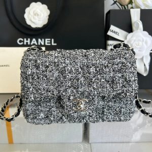 MINI FLAP BAG 20 IN LIGHT GRAY TWEED SILVER HARDWARE