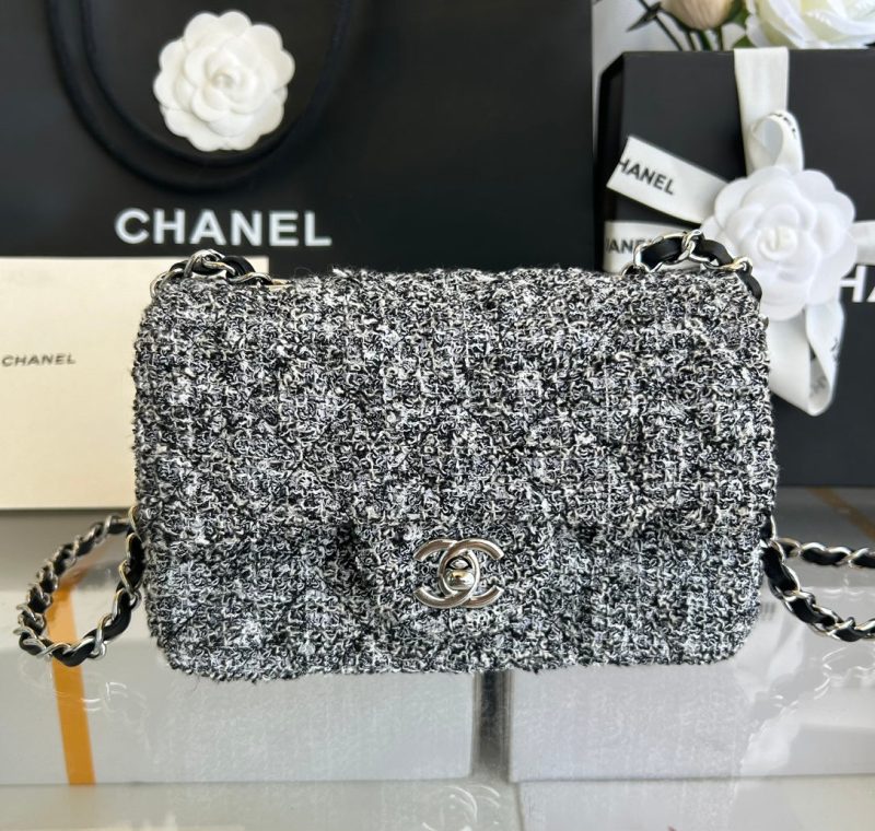 MINI FLAP BAG 20 IN LIGHT GRAY TWEED SILVER HARDWARE