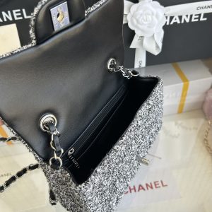 MINI FLAP BAG 20 IN LIGHT GRAY TWEED SILVER HARDWARE