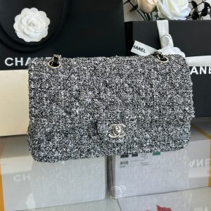 MEDIUM FLAP BAG 25 IN LIGHT GRAY TWEED SILVER HARDWARE