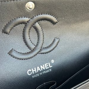 MEDIUM FLAP BAG 25 IN LIGHT GRAY TWEED SILVER HARDWARE