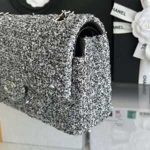 MEDIUM FLAP BAG 25 IN LIGHT GRAY TWEED SILVER HARDWARE