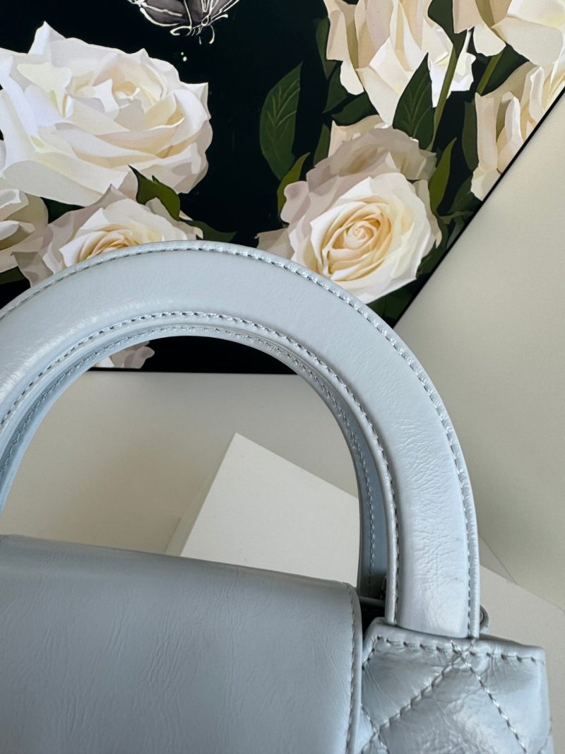 img_b5cc9469_20240525_i1716625077_6207_7_jpg cc 24a nano 19cm kelly shopper bag cloud blue lambskin