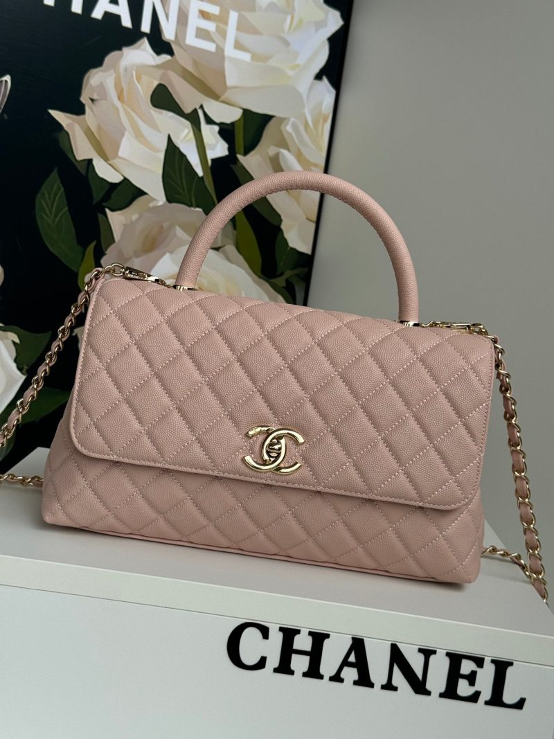 img_b5cc9469_20240604_i1717485034_2383_7_jpg coco handle medium 29cm pink beige quilted caviar leather gold hardware