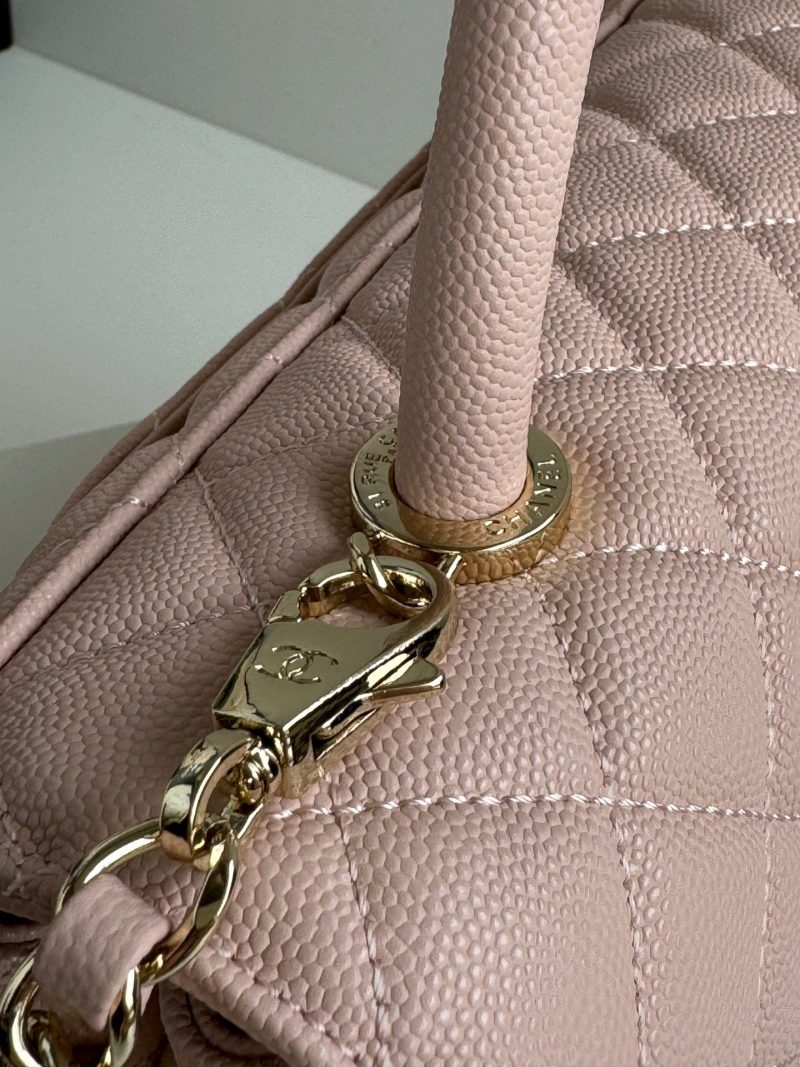 img_b5cc9469_20240604_i1717485034_274_4_jpg coco handle medium 29cm pink beige quilted caviar leather gold hardware