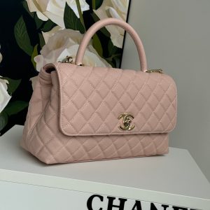 img_b5cc9469_20240604_i1717485034_3000_6_jpg coco handle medium 29cm pink beige quilted caviar leather gold hardware