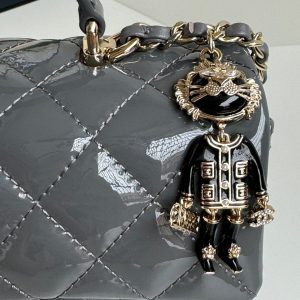 24c mini flap bag 20cm with top handle grey patent calfskin