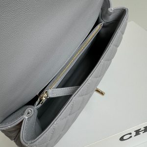 img_b5cc9469_20240701_i1719829113_2979_3_jpg coco handle medium 29cm grey quilted caviar leather gold hardware