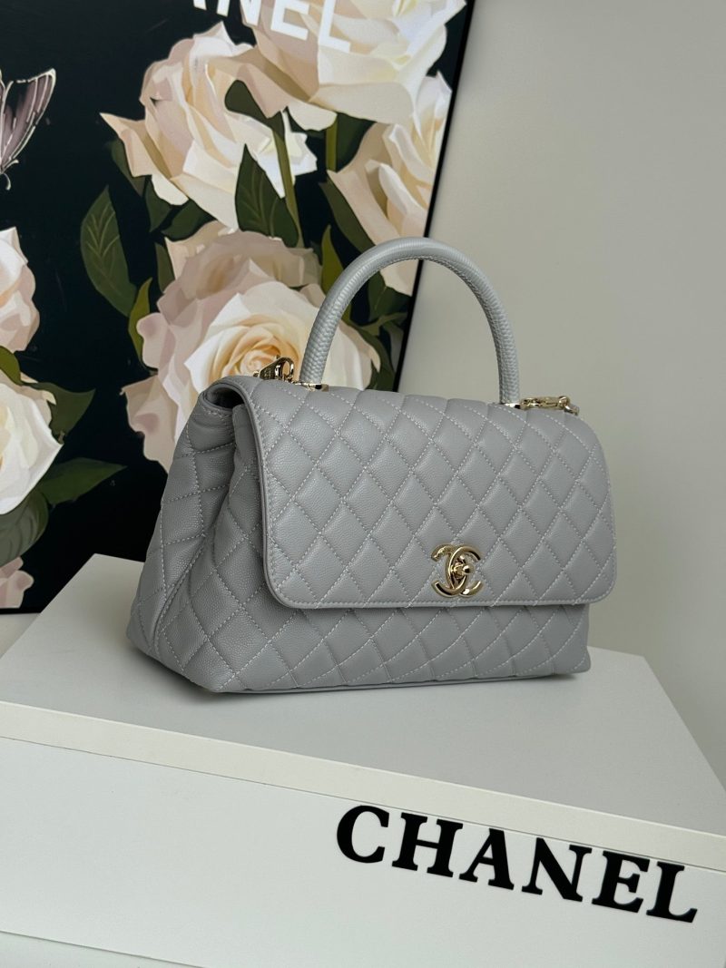 img_b5cc9469_20240701_i1719829113_5161_7_jpg coco handle medium 29cm grey quilted caviar leather gold hardware