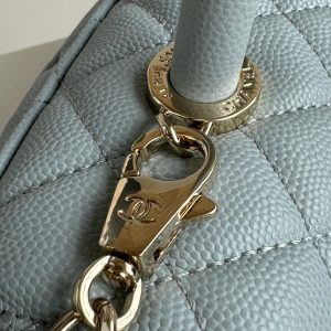 img_b5cc9469_20240701_i1719829204_7059_4_jpg coco handle medium 29cm sky blue quilted caviar leather gold hardware
